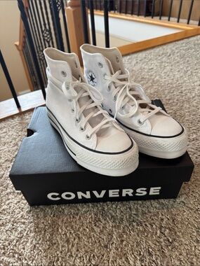 Like New Converse Platform High Tops Size 6